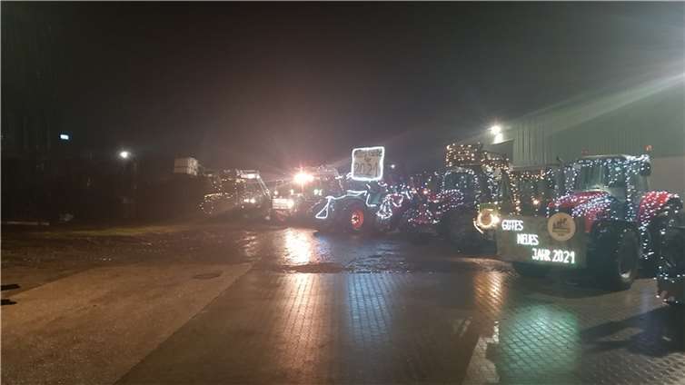 Mit zahlreich bunt geschmückten Traktoren möchte der Verein auf Weihnachten einstimmen.Foto: privat