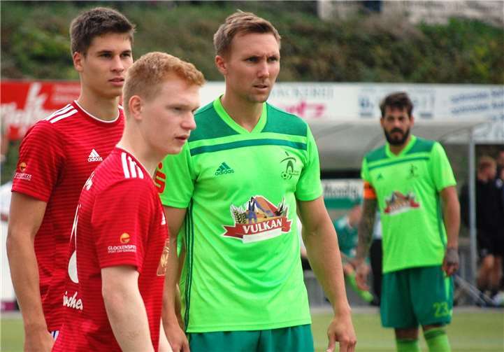 Mit zwei Treffern avancierte Marcel Berg (vorn rechts) in Kirchberg erneut zum Matchwinner. Fotos: SK