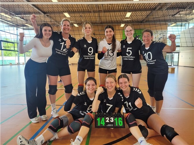 Mit zwei starken Willensleistungen konnte die mit acht Spielerinnen knapp besetzte Landesliga Mannschaft der LAF Sinzig am Sonntag in zehn teilweise umkämpften Sätzen den ersten Spieltag mit zwei Siegen beschließen. Foto: privat