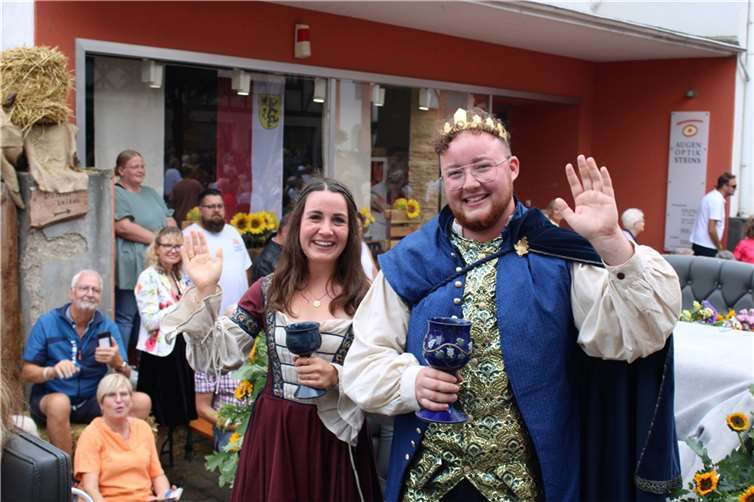 Historisches Novum: Felix I. ist Weinkönig von Heimersheim MitFelix I. (Lüdenbach) amtiert erstmals ein waschechter Weinkönig in einem Ahrtaler Weinort. Fotos: Du