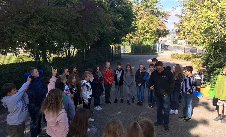 Mitarbeiter des ADAC Mittelrhein erklärten anschaulich die Regeln für den Straßenverkehr.