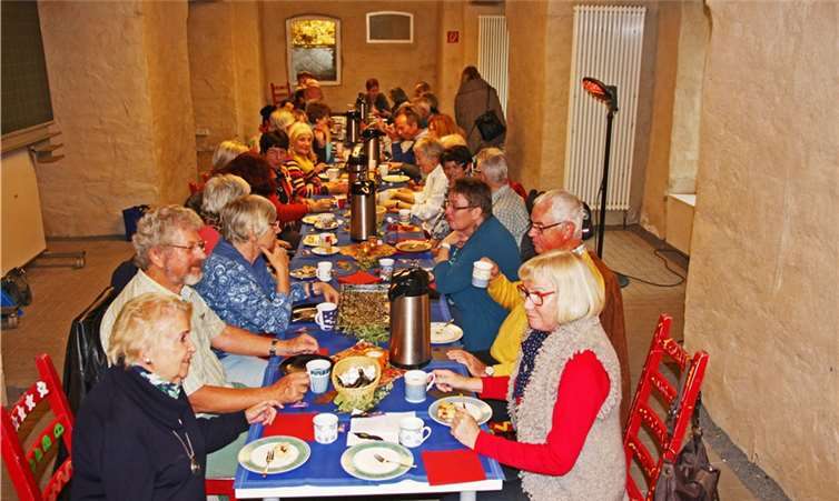 Miteinander ließ man in gemütlicher Runde die Saison 2015 Revue passieren. Ulrich Schwensfeier