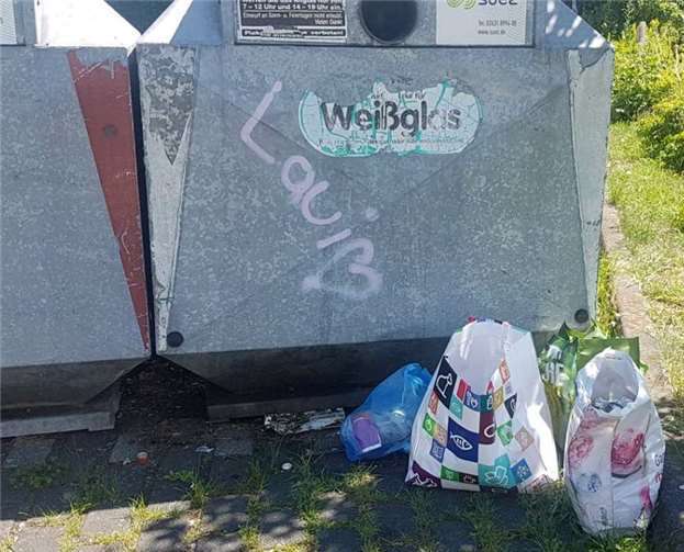 Mitgebrachte Kartons, Plastiktüten usw. bitte wieder mitnehmen. Fotos: privat