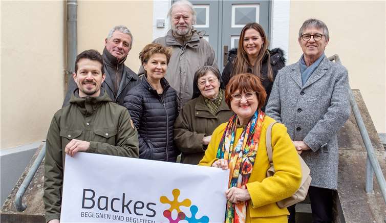 Mitglieder aus Vorstand und Beirat des Verein Backes möchten ein Netzwerk aufbauen, wie es das neue Logo grafisch symbolisiert. Foto: privat