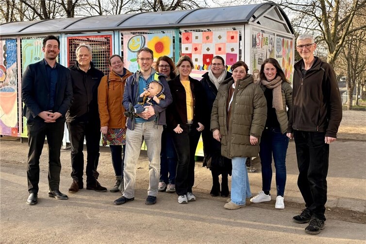 Mitglieder der AG Sicherer Schulweg, zusammen mit Ortsvorsteher Reiner Friedsam
