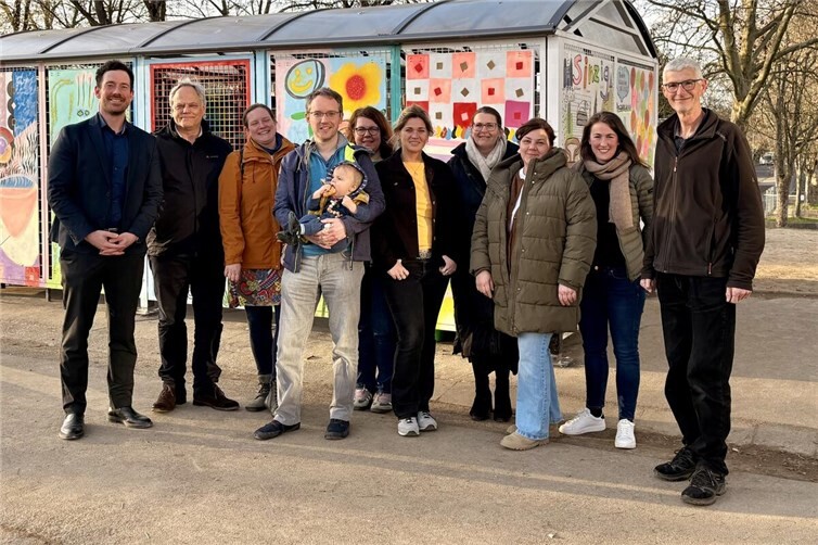 Mitglieder der AG Sicherer Schulweg, zusammen mit Ortsvorsteher Reiner Friedsam