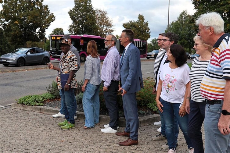Mitglieder der Bündnisfraktionen vor Ort am Nadelöhr der B 42 Andernacher Str./B42 nach der Sperrung der Stadtzufahrt „La Porte“.  „Erste konkrete Schritte zur Verbesserung der Situation auf den Weg gebracht.“ 