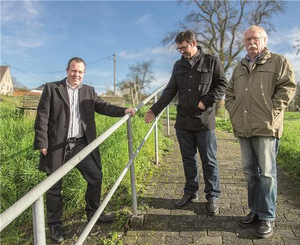 Mitglieder der CDU Kasbach-Ohlenberg bei ihrer Ortsbegehung. privat