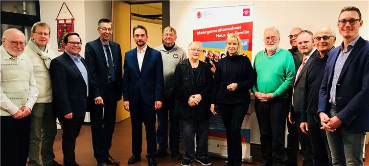 Mitglieder der CDU-Stadtratsfraktion Neuwied waren zu Gast in der Katholischen Familienbildungsstätte Neuwied e.V. und bekamen von Geschäftsführer Nils Zimmermann eine eindrucksvolle Vorstellung der täglichen Arbeit.
