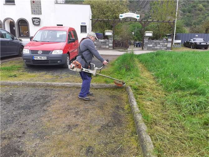 Mitglieder der FWG Kobern-Gondorf-Dreckenach haben den Platz gereinigt und gut bespielbar gemacht. Foto: privat
