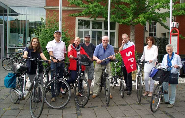 Stadtradeln in Rheinbach Mitglieder der SPD-Ratsfraktion haben am Stadtradeln teilgenommen“. privat