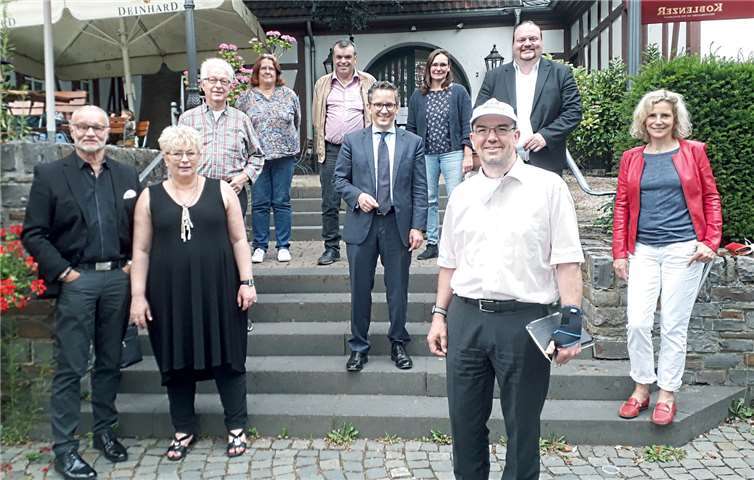 Mitglieder der SPD-Ratsfraktion mit Roberto Möckel, Geschäftsführer Weindorf GmbH (im Bildvordergrund).Foto: privat