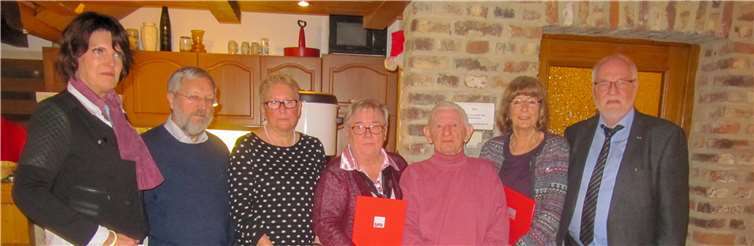 Mitglieder der SPD Rheinbach für insgesamt 235 Jahre Mitgliedschaft geehrt. Privat