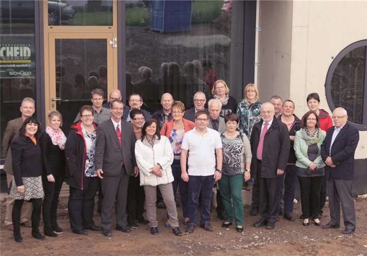 Mitglieder der SPD-Stadtratsfraktion besichtigten den Kindertagesstättenbau in Heimbach-Weis. privat