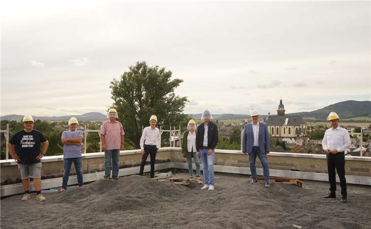 Mitglieder der SPD kruft sowie SPD-Landtagsabgeordneter Marc Ruland und Dr. Alexander Wilhelm, Staatssekretär, besuchten die Seniorenresidenz. Foto: privat