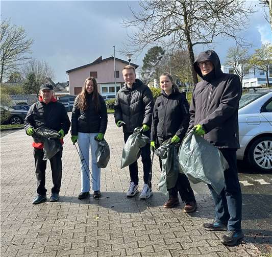 Mitglieder der SPD sowie der Jusos aus Wachtberg mit dem Vorsitzenden Paul Lägel (1.l.).  Foto: Lutz Glandt