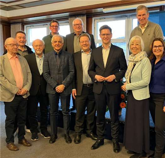 Mitglieder des CDU Stadtverbandes Sinzig nutzten die Glegenheit zum Meinungsaustausch mit Johannes Steininger (vierter von rechts) und Mechthild Heil (rechts).  Foto: privat