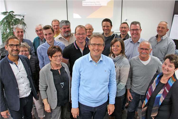 Mitglieder des CDU-Vorstandes und der CDU-Stadtratsfraktion Mendig mit Joachim Plitzko (Mitte).Privat