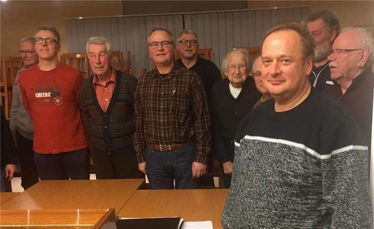 Mitglieder des Chores mit dem neuen Dirigenten - Jürgen Hofstötter. privat