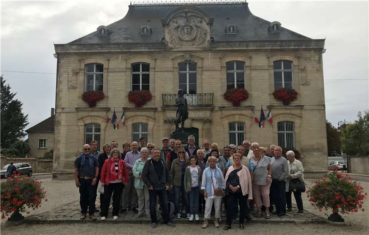 Mitglieder des Deutsch-Französischen Freundschaftskreises von Urmitz zu Gast in der französischen Partnerstadt Les Noes. Foto: privat