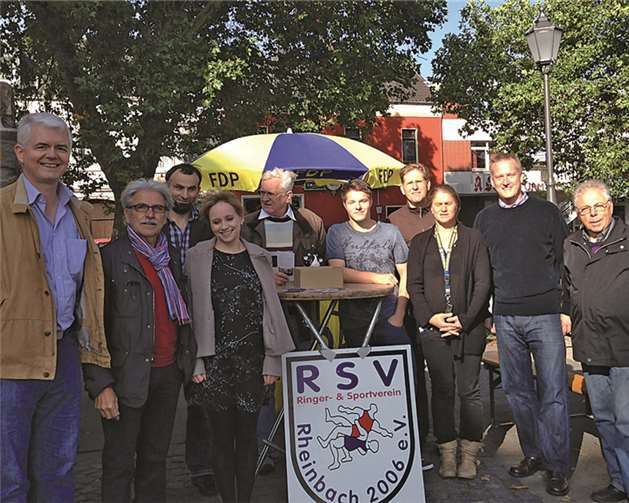 Mitglieder des FDP-Stadtverbands und des RSV beim diesjährigen „Liberalen Sommerausklang“. privat