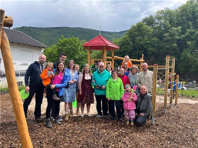 Mitglieder des Fördervereins Laach Ahrtal e.V. mit einem Teil der Unterstützerinnen und Unterstützern.  Foto: privat
