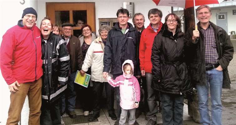 Mitglieder des Grünen-Ortsverbands mit Unterstützerteam. privat