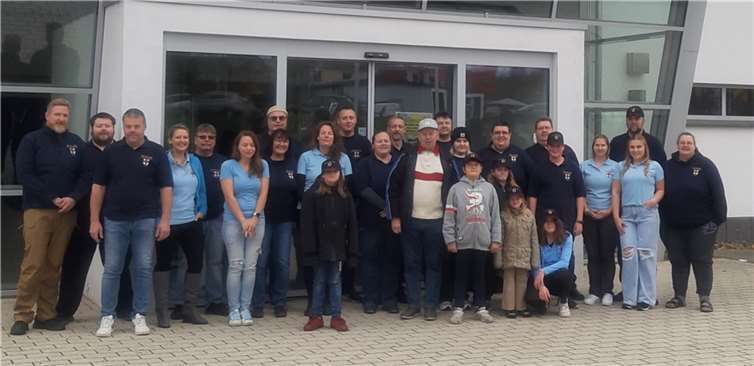 Mitglieder des Kaninchenzuchtvereins Ochtendung & Umgebung mit dem Landesverbands- und Kreisvorsitzenden Jürgen Bartz (zweite Reihe siebter v.l.).  Foto: Timo Israel