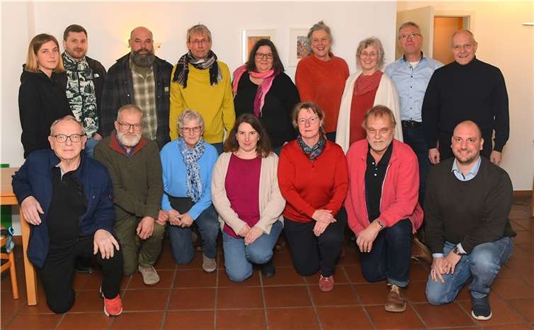 Mitglieder des Ortsverbands Brohltal von Bündnis 90/Die Grünen zusammen mit parteilosen Kandidatinnen und Kandidaten der Grünen-Liste. Foto: Albert Dietz
