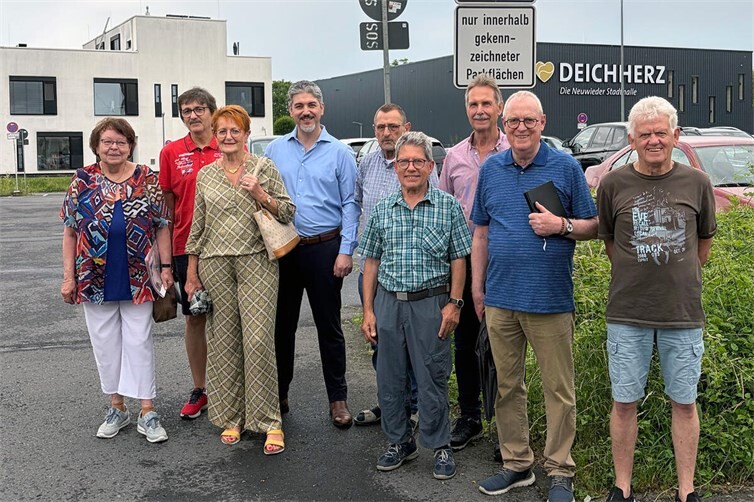 Mitglieder des Ortsvereins besichtigt die Situation vor Ort