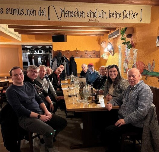 Mitglieder des Ortsvereins während der Versammlung.  Foto: Frank Roeder