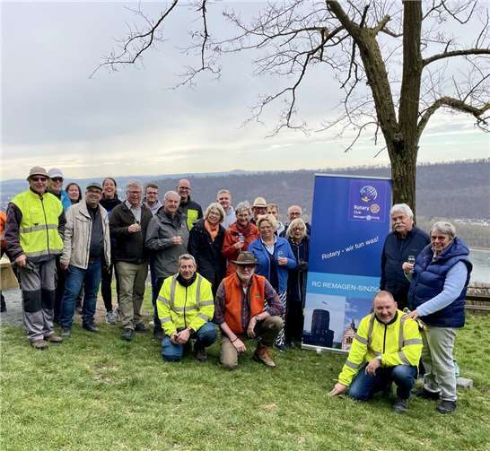 Mitglieder des Rotary Club Remagen-Sinzig und der ARGE Leutesdorf starteten ein neues Umweltprojekt. Foto: privat