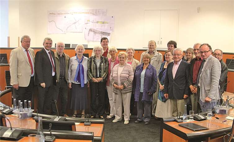 Mitglieder des Seniorenbeirates mit OB Achim Hütten und Bürgermeister Claus Peitz sowie dem Vorsitzenden des Seniorenbeirates, Roland Walter. privat