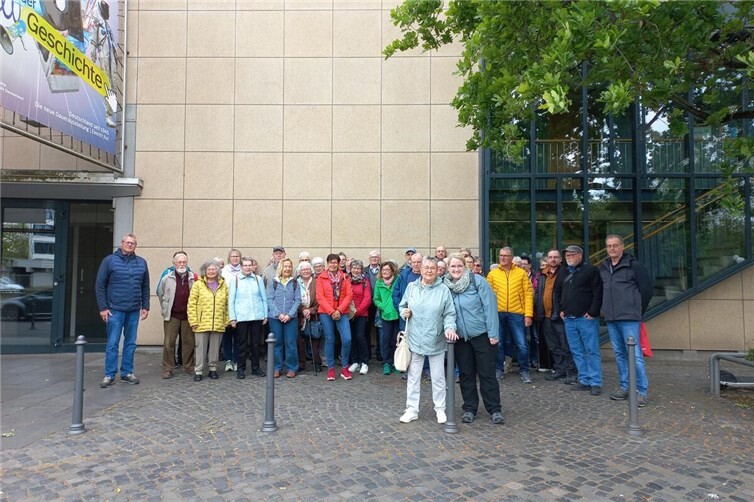 Mitglieder des VdK Ortsverbandes vor dem Haus der Geschichte in Bonn.