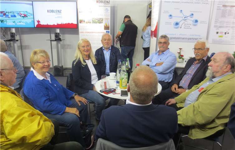 Mitglieder des Werkausschusses Eigenbetrieb Stadtentwässerung Koblenz sahen sich die Präsentation auf der IFAT an. Stadt Koblenz