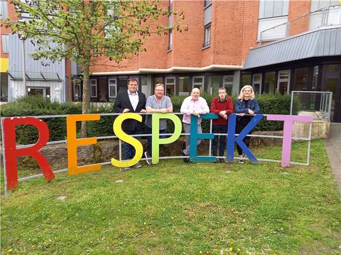 Mitglieder des Werkstattrates Heinrich-Haus tauschten sich mit Mario Dieninghoff von der Agentur für Arbeit Neuwied aus.  Foto: Kurt Wölwer