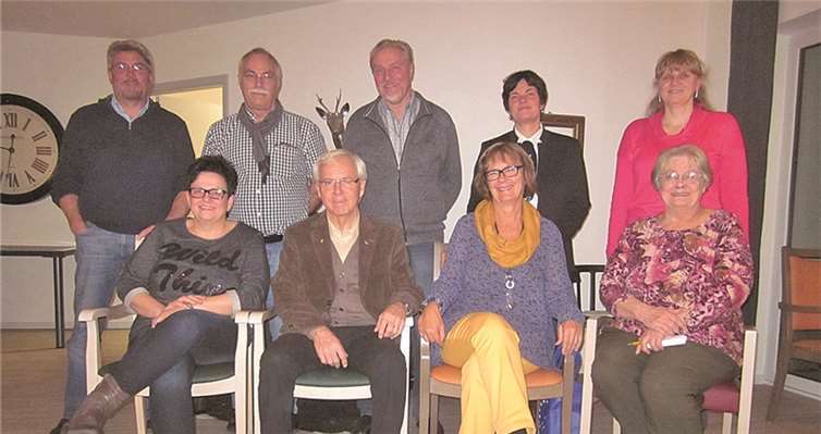 Mitglieder des neuen Vorstands: (V.l.) Eugen Thelen, Werner Müller, Bernd van de Wall, Britta Berens, Ute Christ, Michaele Deisen, Gottfried Thelen, Marlies Thelen und Viktoria Turnbull.  privat