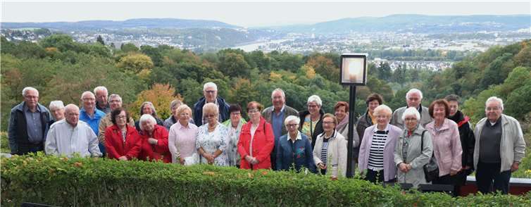 Mitglieder und Freunde der Senioren-Union Brohltal im Wüstenhof hoch über dem Rhein. Foto: privat