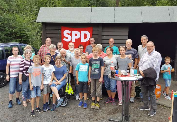 Mitglieder und Gäste des SPD Ortsvereins hatten viel Spaß beim gemeinsamen Grillen. Foto: privat