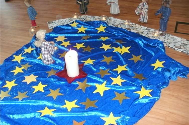 Mithilfe biblischer Erzählfiguren wurde das Märchen der Sterntaler für den eigenen Lebensweg erschlossen.  Privat