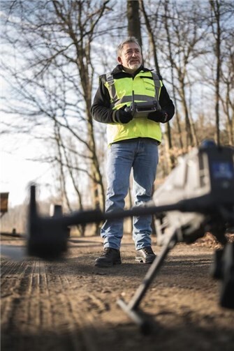 Mithilfe der Drohne kann ein präzises 3D-Modell des Platzes geschaffen werden.