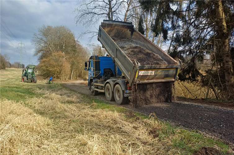 Mithilfe einer Baufirma konnten die Maßnahmen kostengünstig durchgeführt werden.
