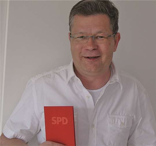Mitja Thurau hat sich zur Mitarbeit im Vorstand der SPD St. Sebastian bereit erklärt. Privat