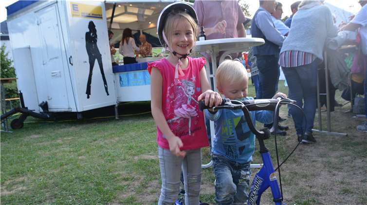 Mittendrin und immer dabei! Auch die kleinenBewohner waren beim Heidefest herzlich willkommen