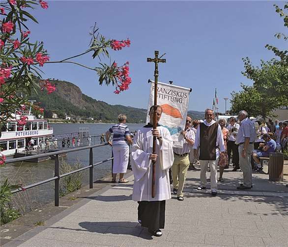 Mitveranstalter der Wallfahrt war die Franziskus-Stiftung, die Verbindung der Franziskaner mit dem Apollinarisberg reicht über 150 Jahre zurück.