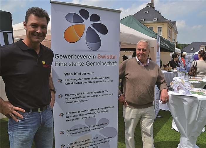 Mitveranstalter des Schlossfestes ist der Gewerbeverein mit Norman Wilke als 1. Vorsitzenden (li.), rechts Achim Weste.