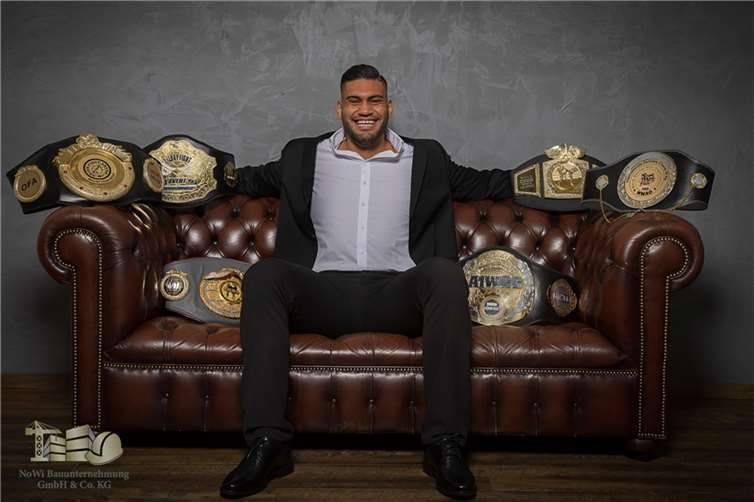 Mo Abdallahs Titelsammlung ist jetzt schon beachtlich - nun fordert er Schwergewichtschampion Michael Smolik heraus. Foto:privat