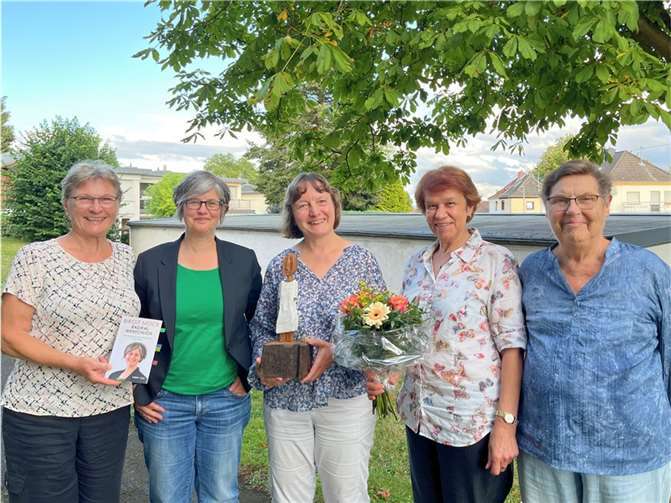 Mock (2.v.l.) folgte gerne der Einladung der kfd St. Michael Neuwied-Feldkirchen, um von ihrem vielfältigen Engagement als politische Christin zu berichten.  Foto: Bistum Trier/Julia Fröder