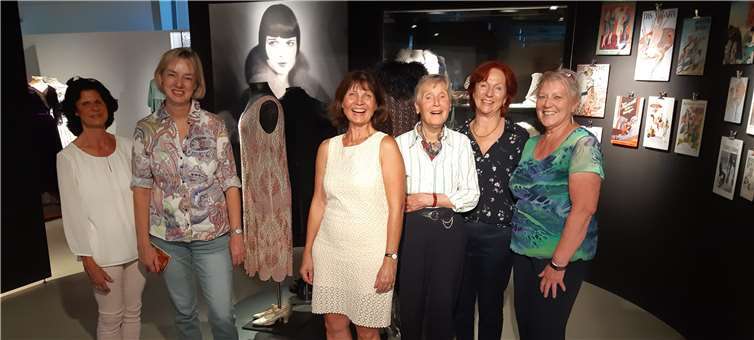 Mode mit Symbolwert schaute sich die Frauen Union Meckenheim an. Bubikopf und Charlestonkleid bedeuteten (auch) mehr Freiheit für Frauen.Foto: privat