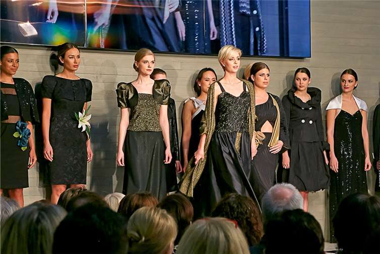 Mode von Maßschneiderin Eva-Maria Weber-Ihden aus Koblenz. Werner Baumann